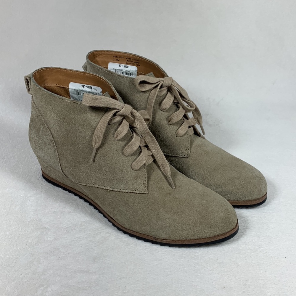 SUSINA Womens 'Reid-Lea' Light Taupe Suede Wedge Ankle Boot Booties Sz 7.5M